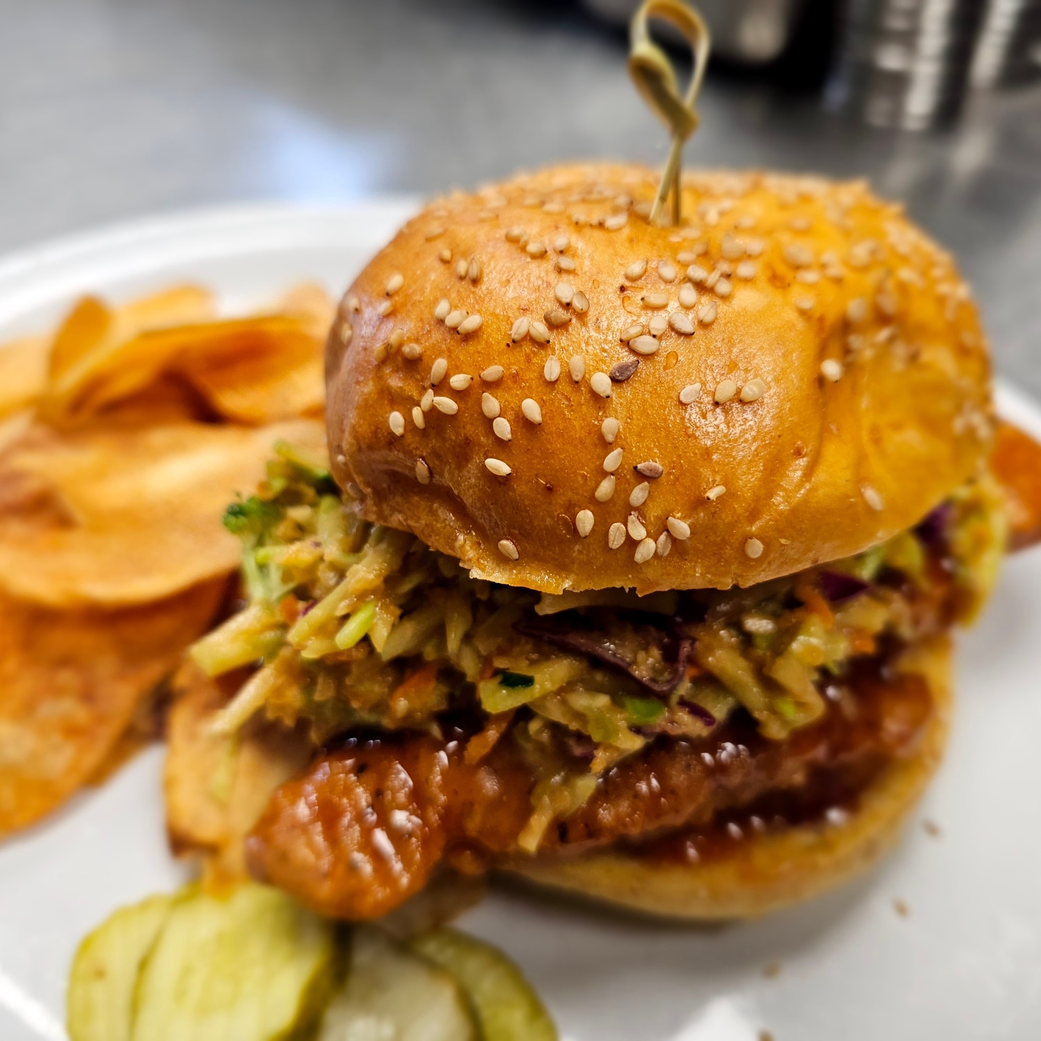 burger with chips